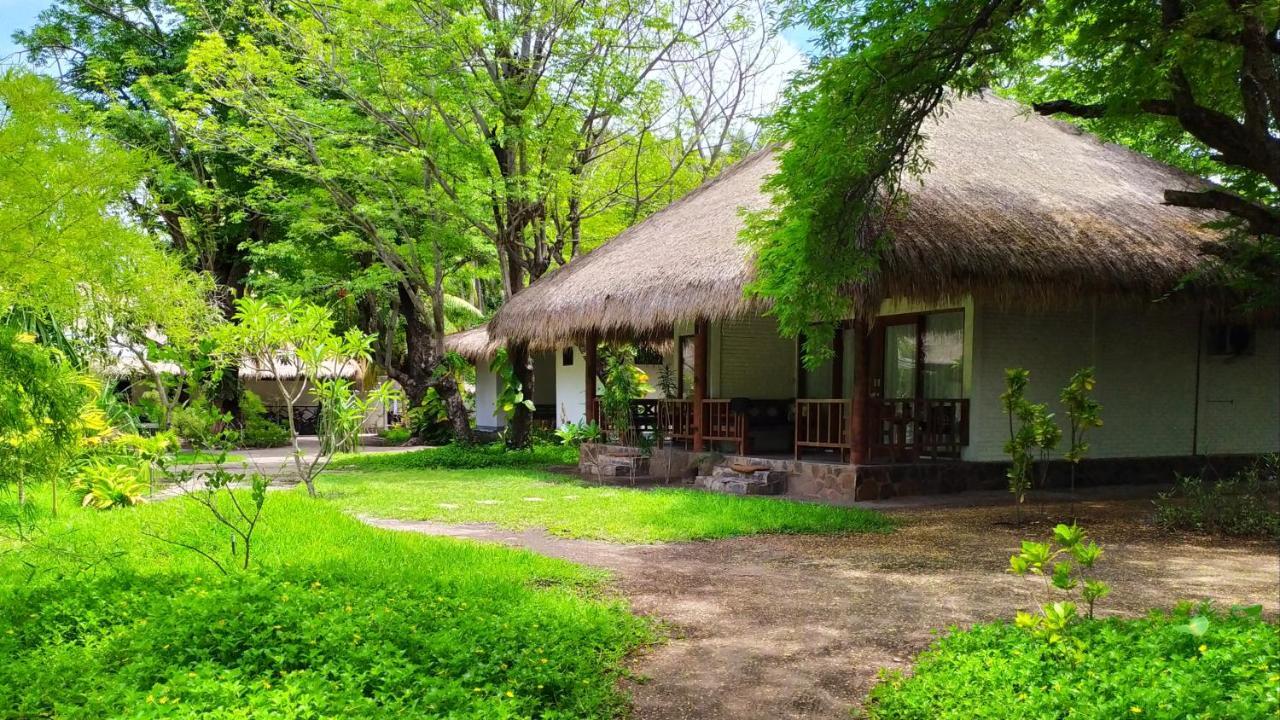 Amrita Maumere Resort Esterno foto